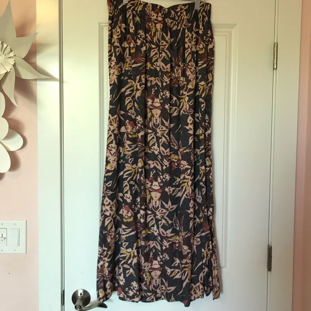 Roxy Maxi skirt